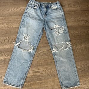 American eagle 90’s straight distressed jeans